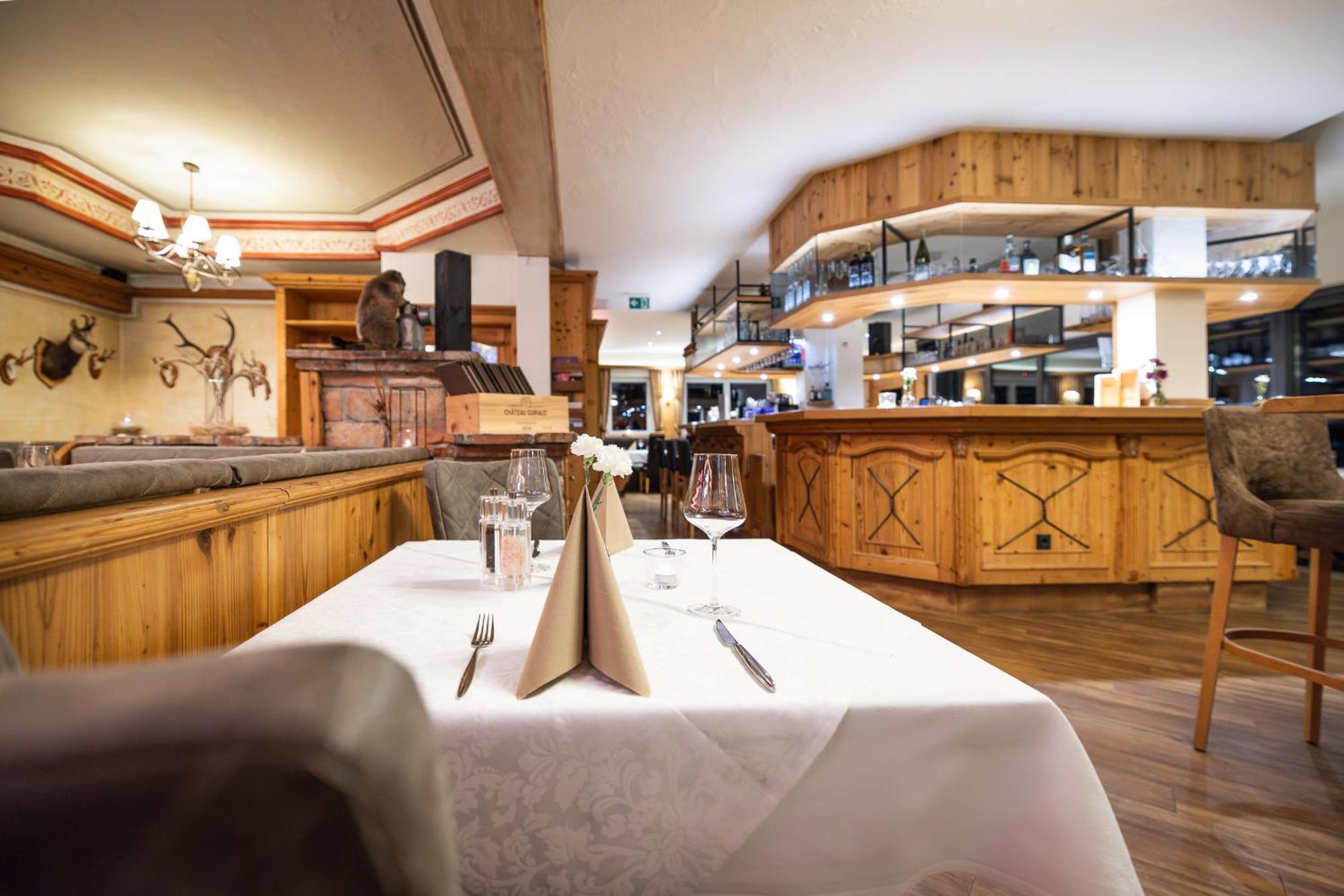 Hotel Hubertus Sankt Johann im Pongau Eksteriør billede